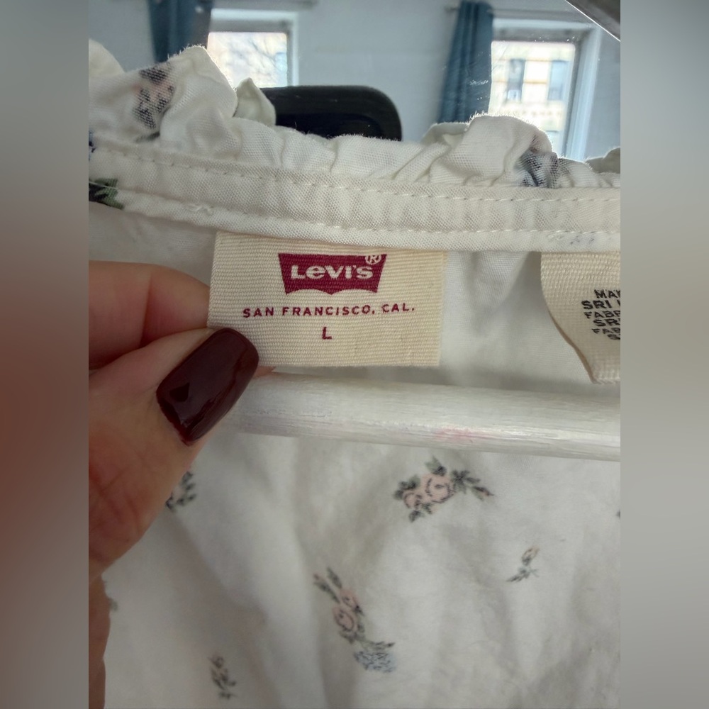 LEVIS 100% COTTON TOP - Picture 5 of 8